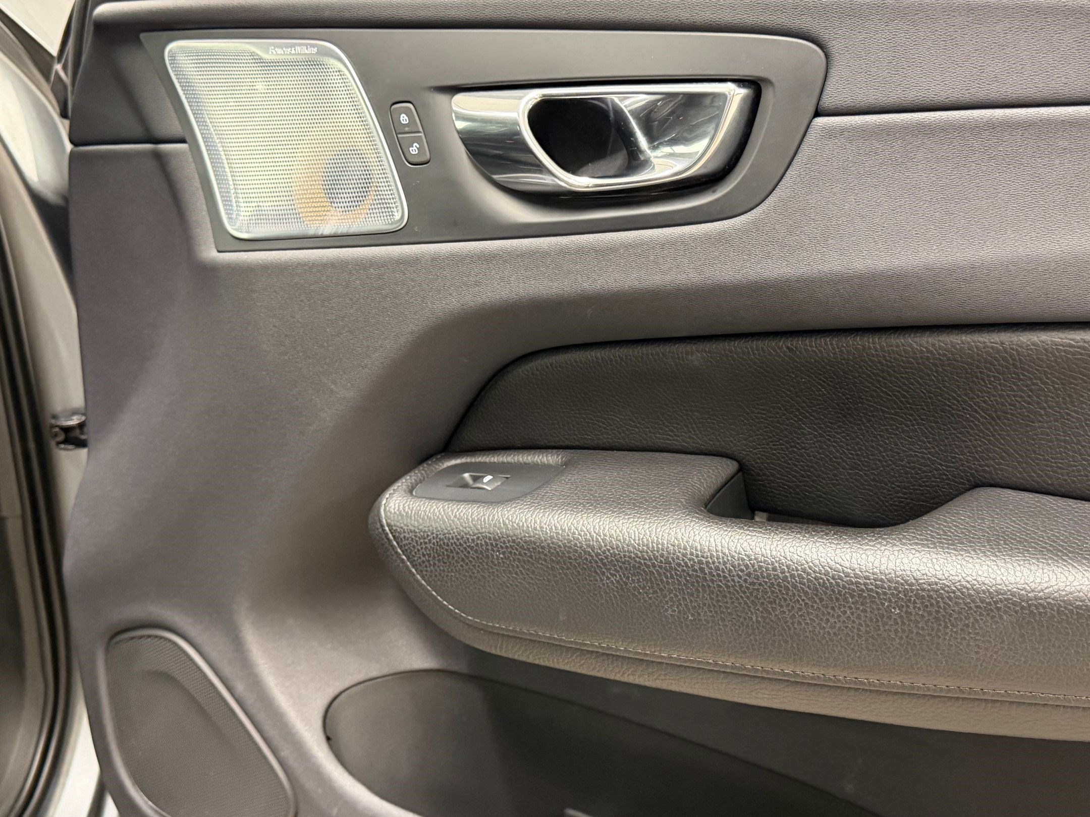 Used 2018 Volvo XC60 T6 Inscription w/ Convenience Package AWD/4WD image 49