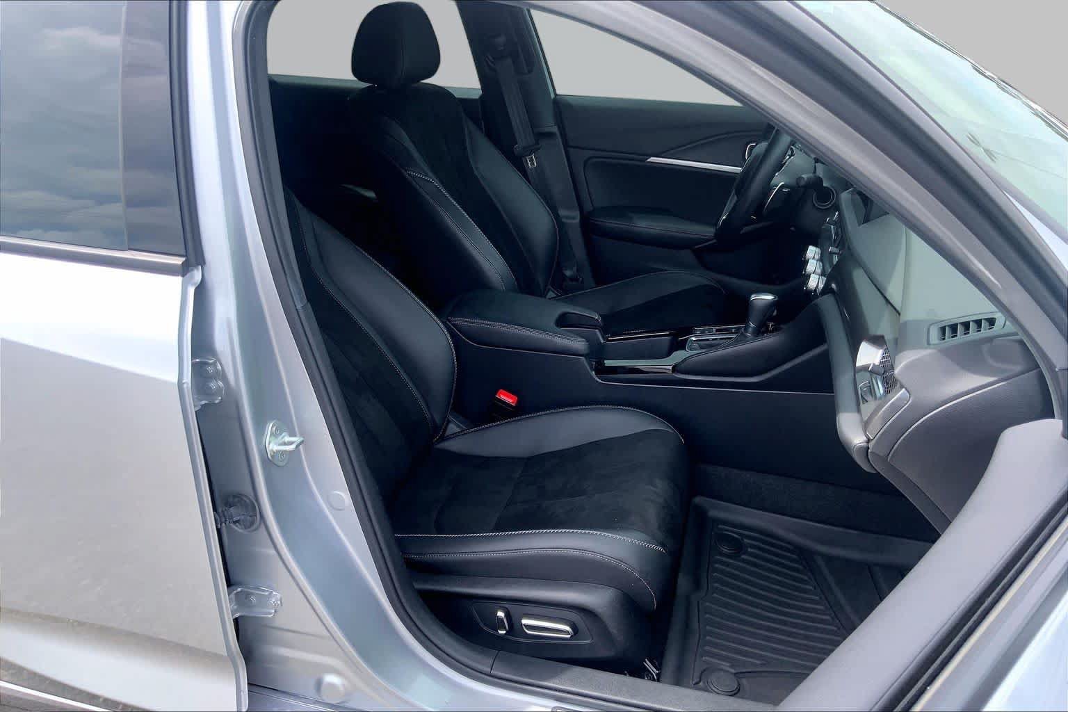 Used 2024 Acura Integra A-Spec w/ Technology Package FWD image 9