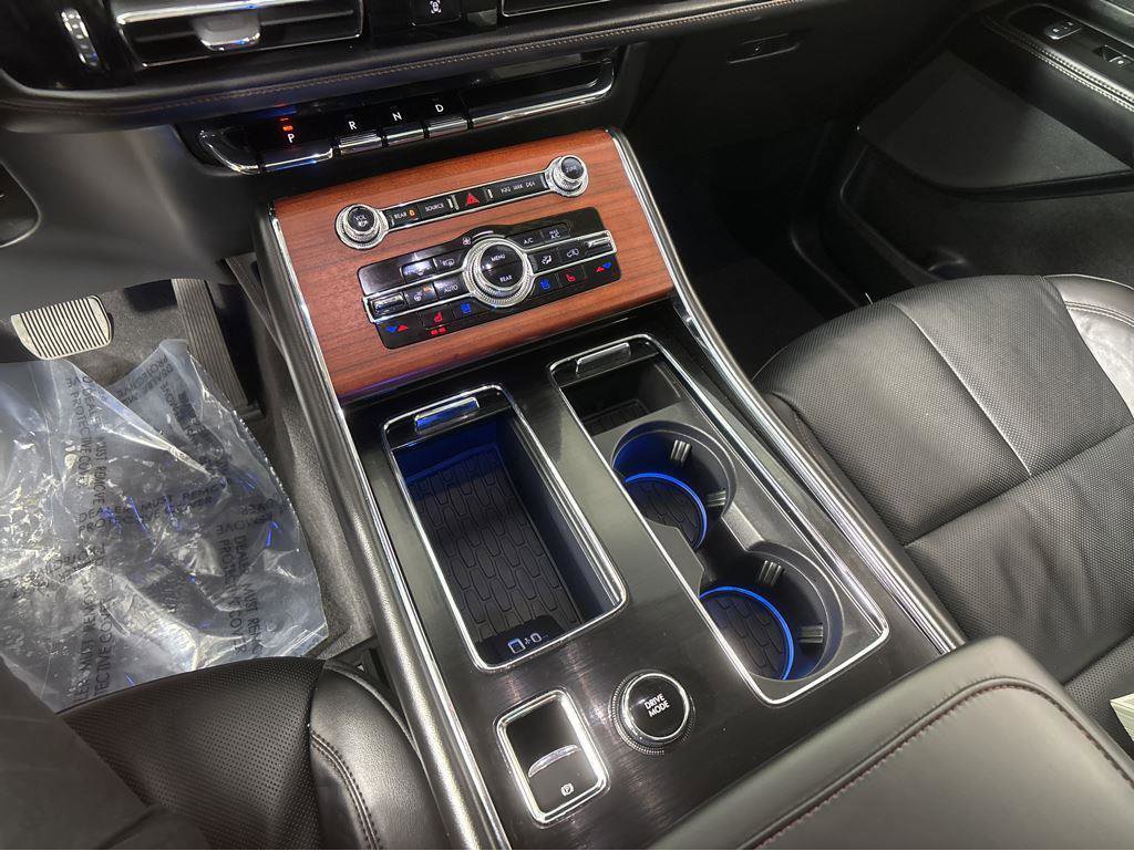 Used 2023 Lincoln Aviator Reserve w/ Equipment Group 201A AWD/4WD image 28