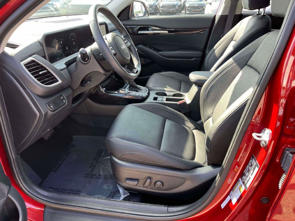 Certified 2026 Kia Seltos SX w/ SX Sunroof Package AWD/4WD image 17