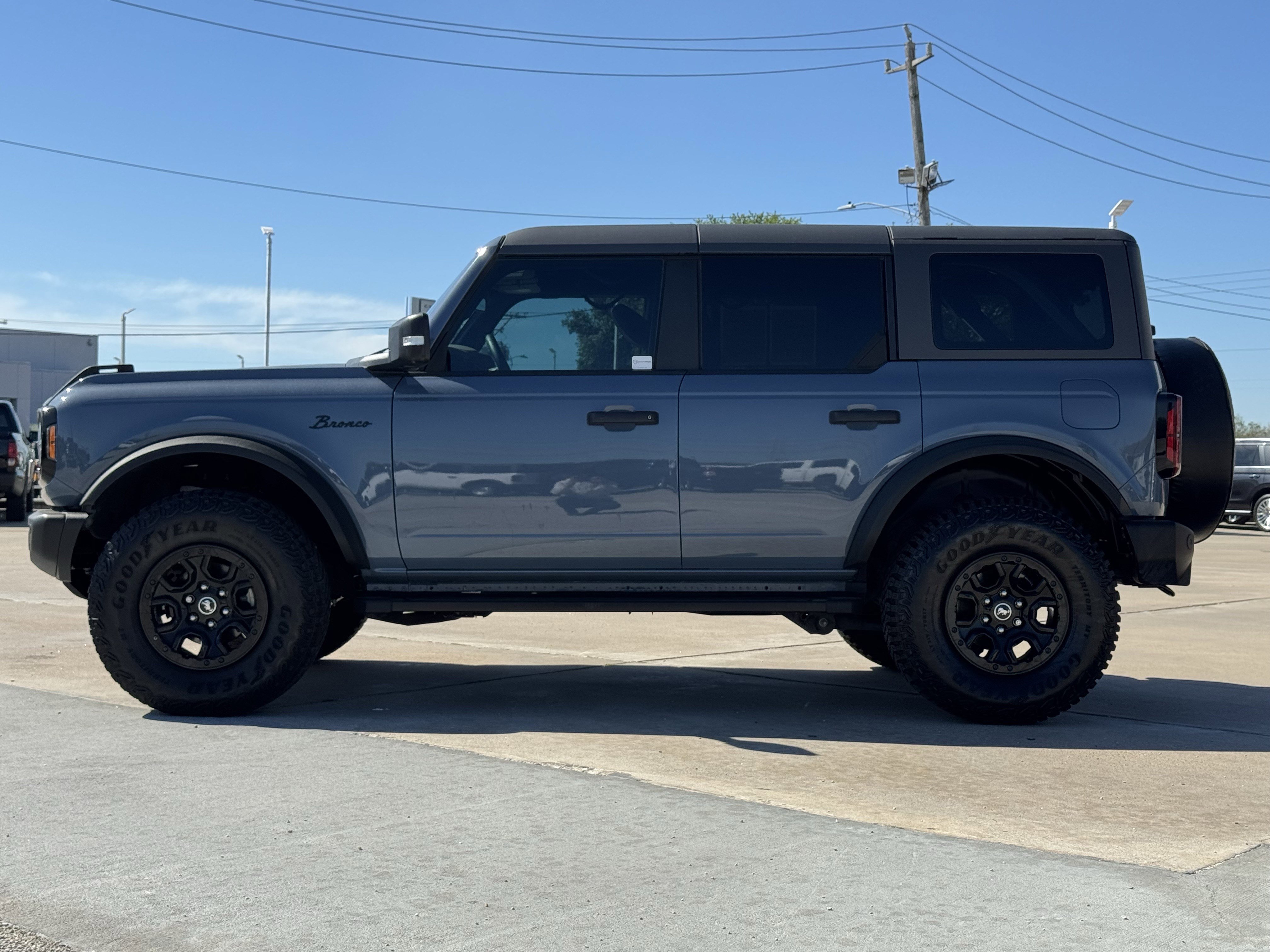 Used 2023 Ford Bronco Wildtrak image 7