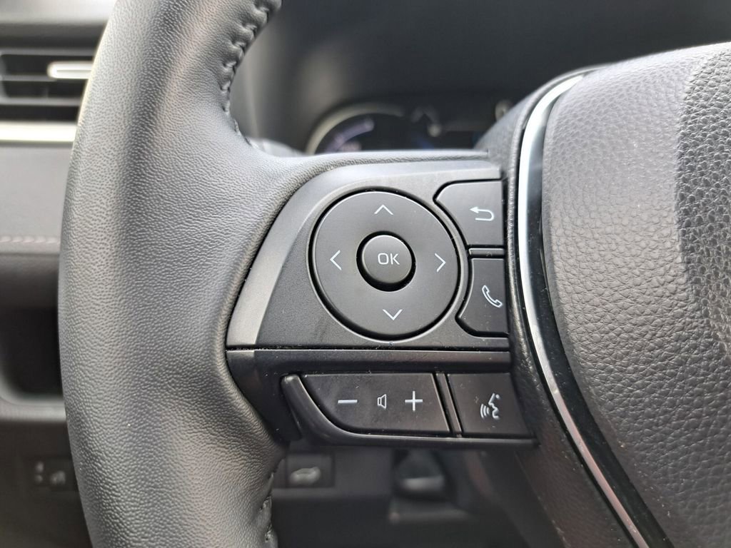 Used 2025 Toyota RAV4 XLE Premium image 13