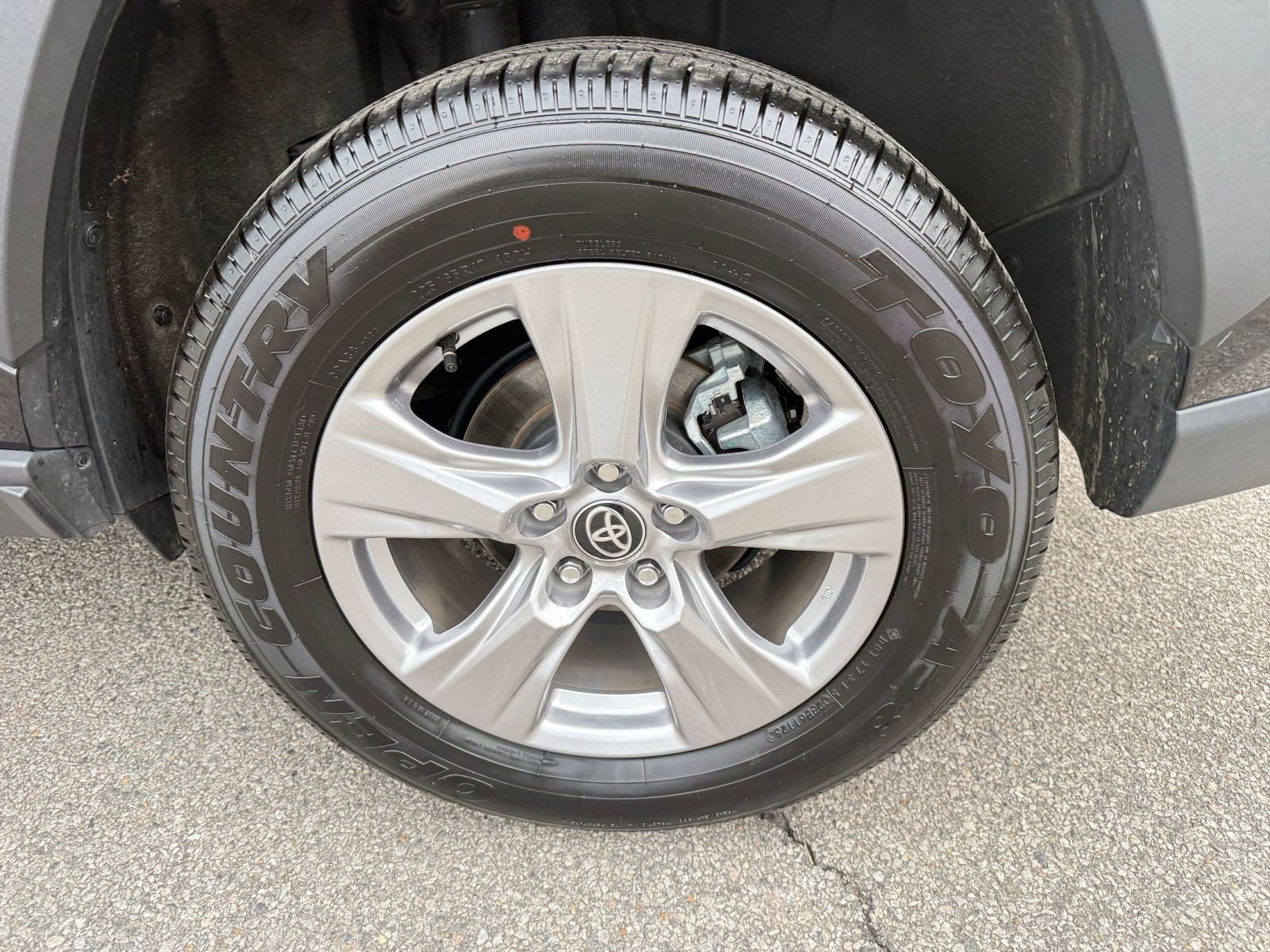 Used 2025 Toyota RAV4 XLE image 31