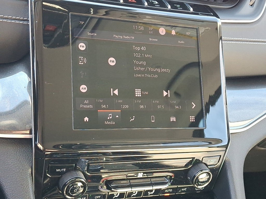 Certified 2023 Jeep Grand Cherokee Laredo image 27