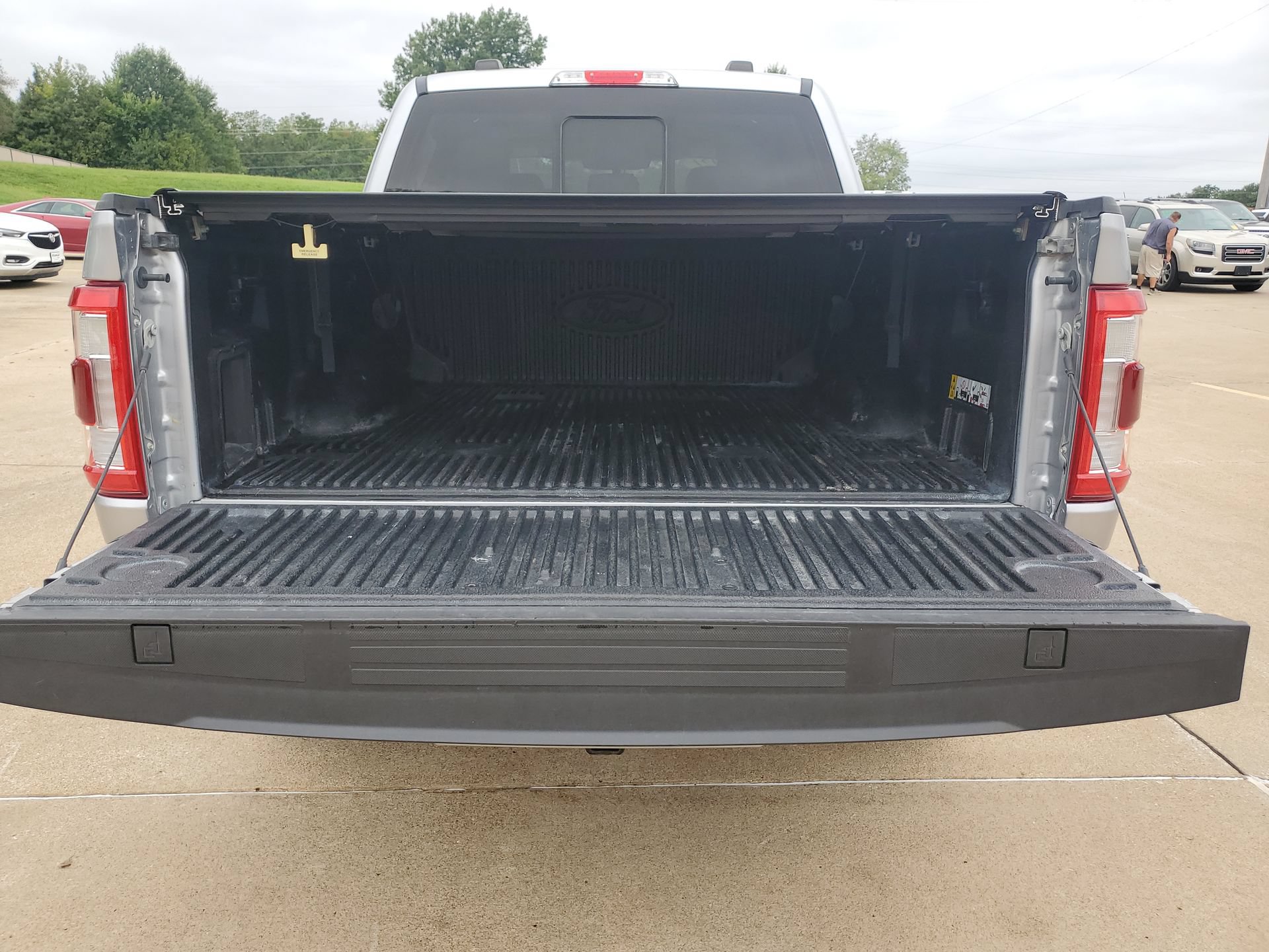 Used 2021 Ford F150 Lariat AWD/4WD image 32