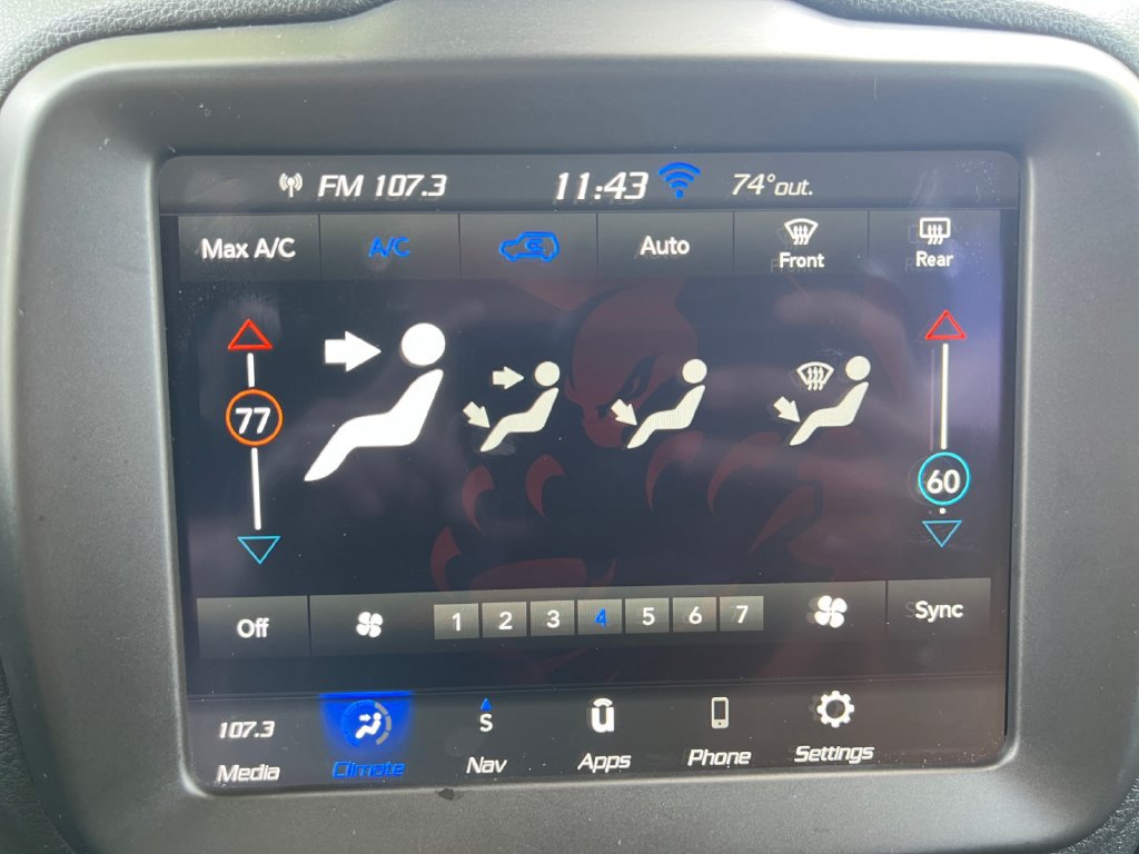 Used 2023 Jeep Renegade Latitude AWD/4WD image 27