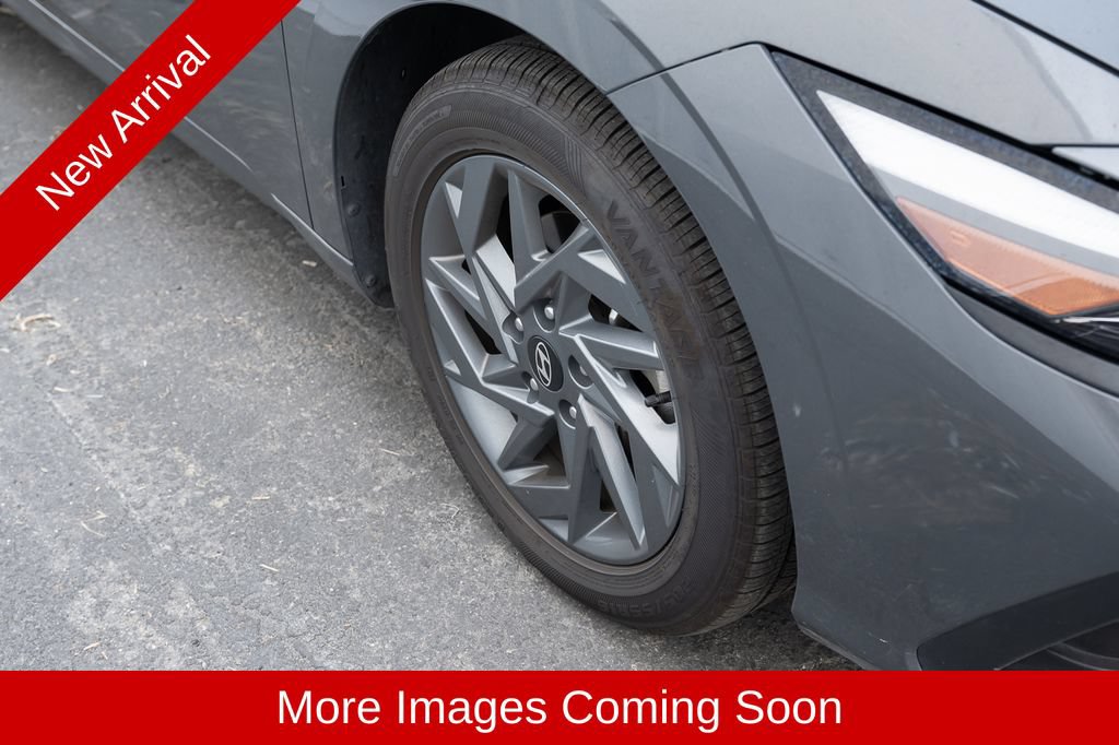 Used 2024 Hyundai Elantra SEL FWD image 9