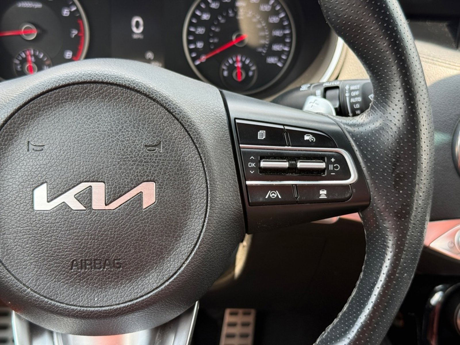 Used 2023 Kia Stinger GT-Line w/ Sun & Sound Package image 23