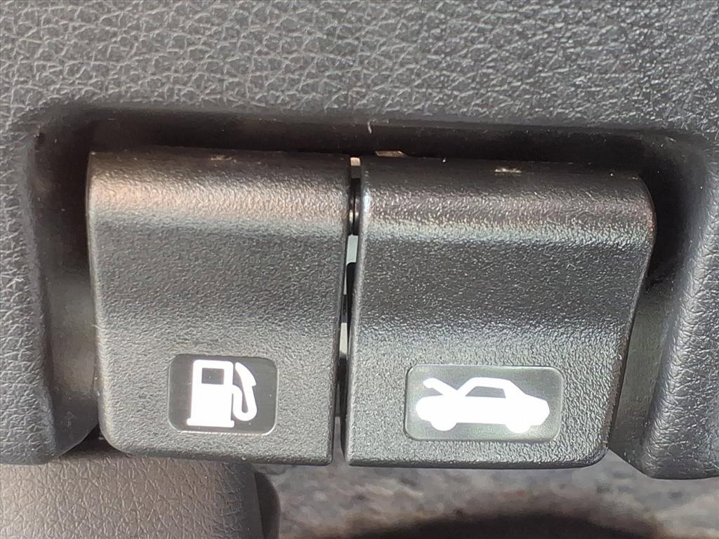 Used 2022 Nissan Rogue Sport S image 34