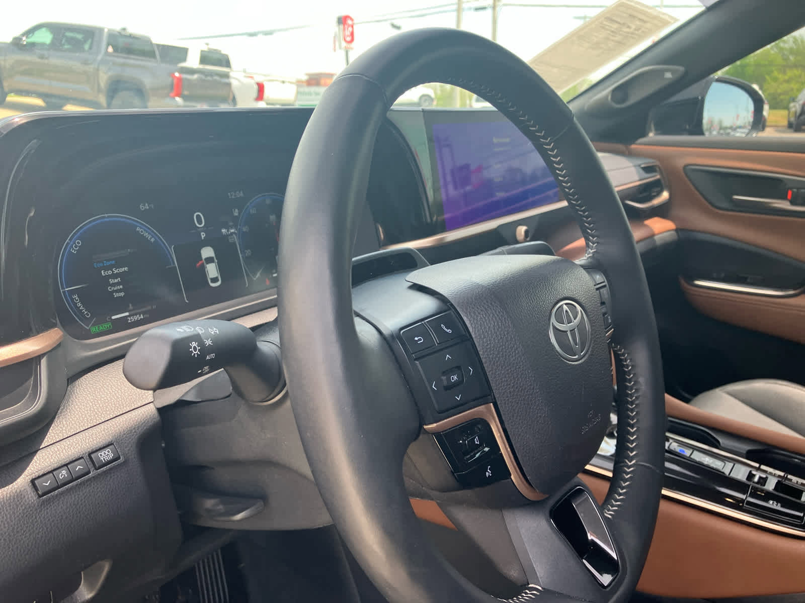 Used 2025 Toyota Crown Limited w/ Advanced Technology Package image 9