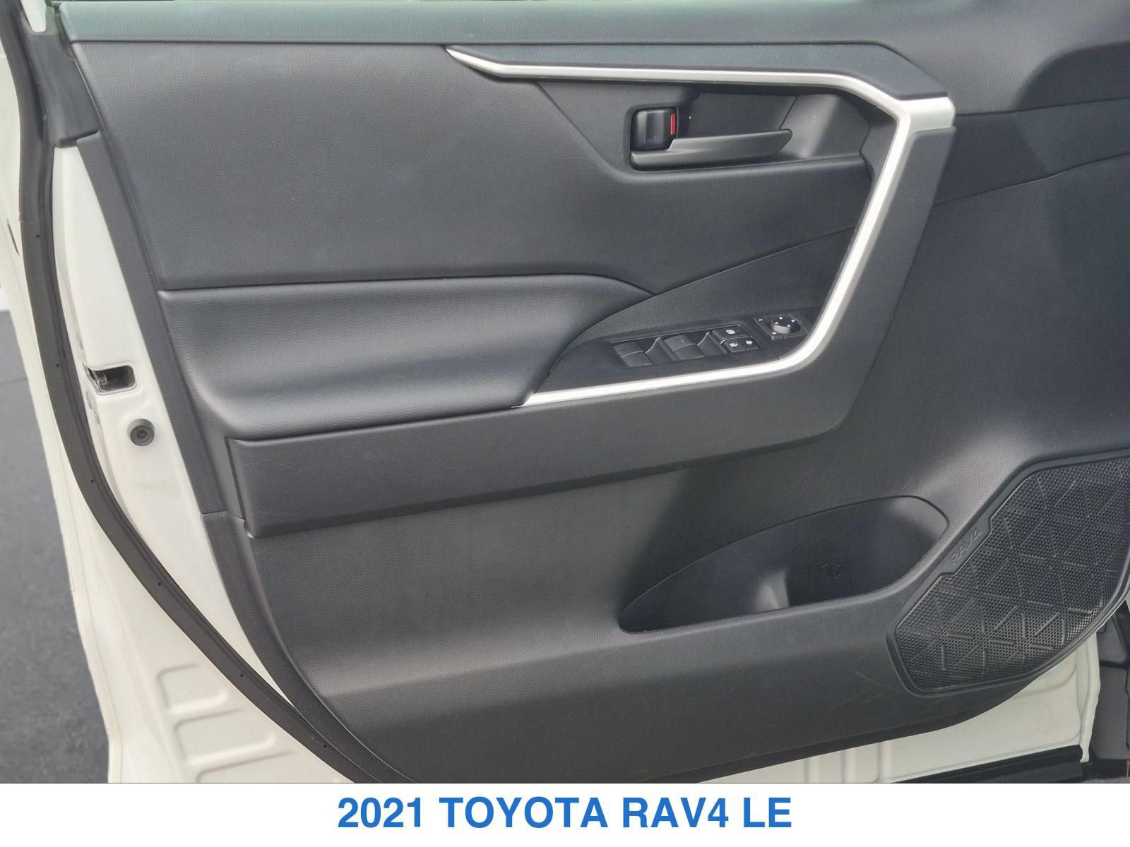 Used 2021 Toyota RAV4 LE w/ Carpet Mat Package (TMS) AWD/4WD image 11