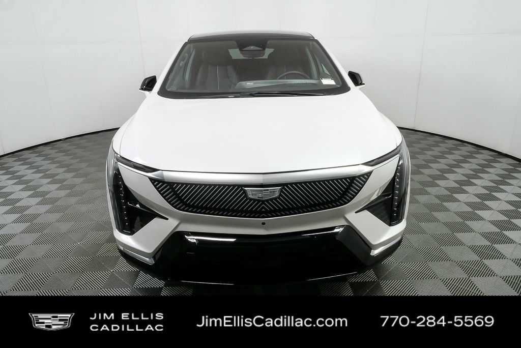 Certified 2025 Cadillac Optiq Luxury 2 w/ LPO, Floor Liner Package AWD/4WD image 33