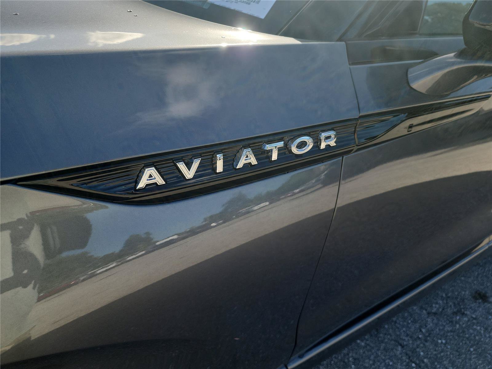 New 2027 Lincoln Aviator Reserve w/ Jet Appearance Package RWD image 10