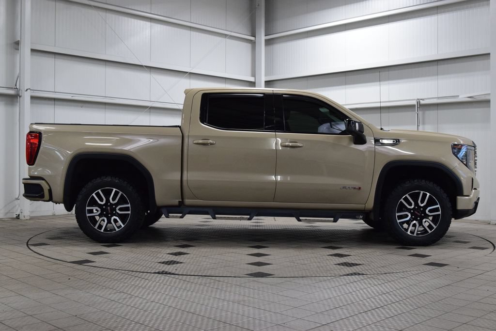 Used 2023 GMC Sierra 1500 AT4 w/ AT4 Premium Package AWD/4WD image 9
