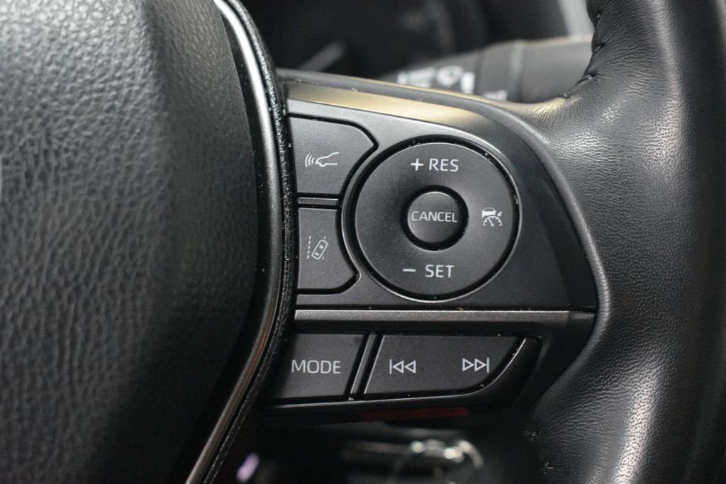 Used 2024 Toyota Camry SE image 14