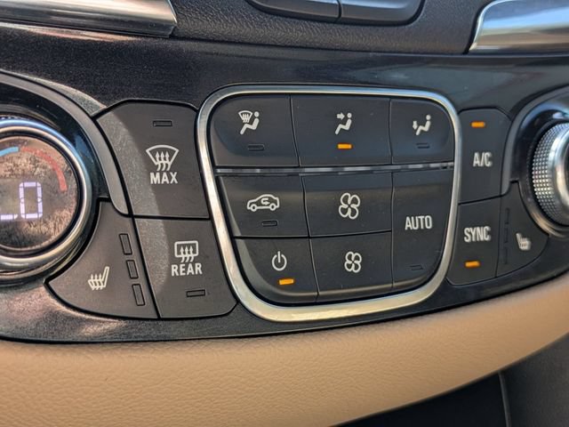 Used 2024 Chevrolet Equinox Premier FWD image 23