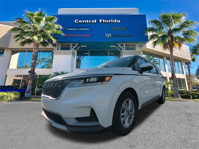 Used 2024 Kia Carnival LX image 9