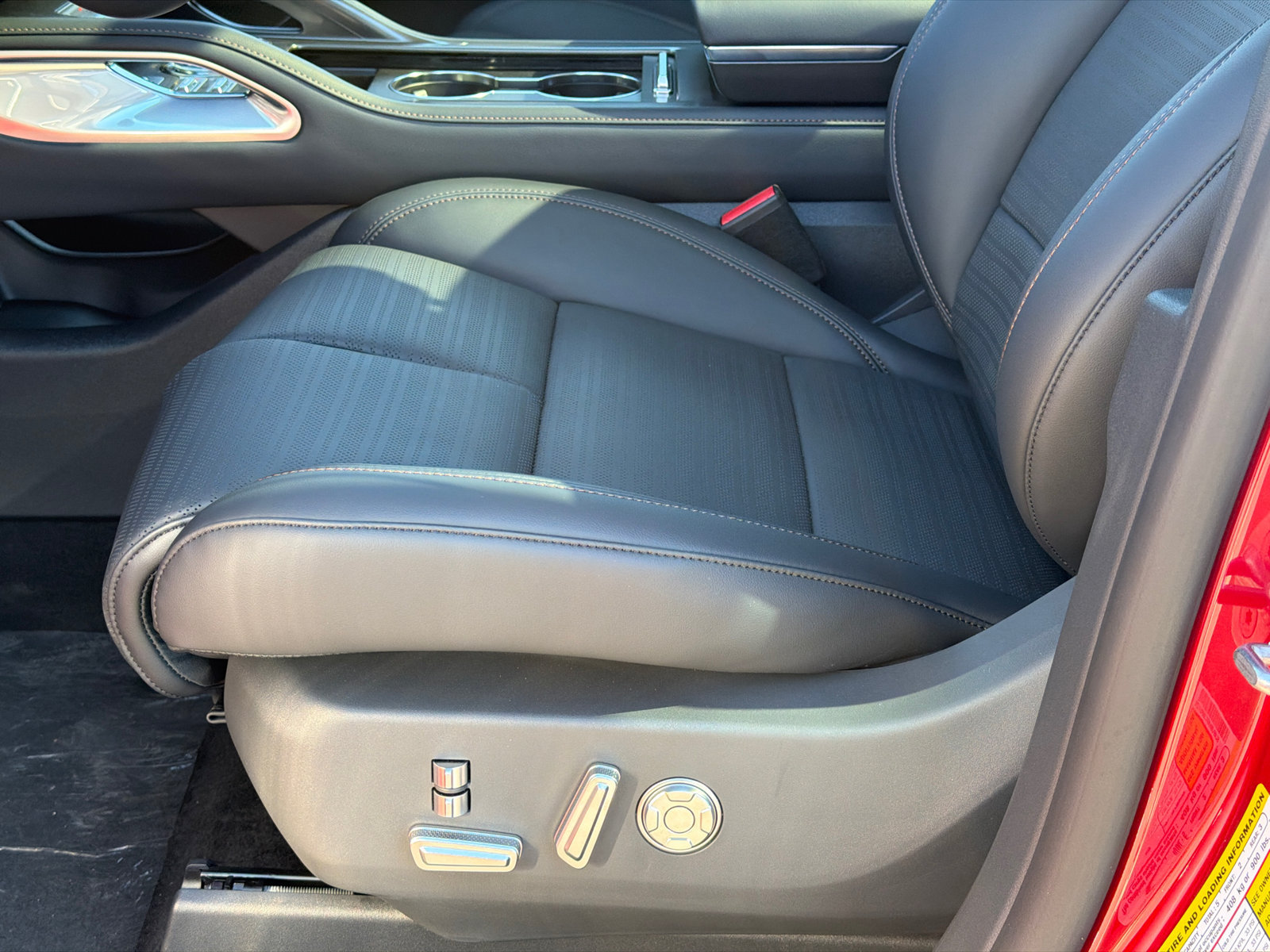 New 2026 Lincoln Nautilus Reserve AWD/4WD image 17