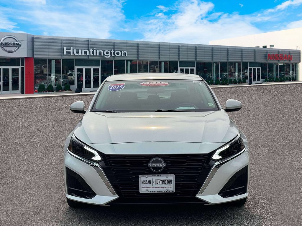 Certified 2025 Nissan Altima 2.5 SL FWD image 2