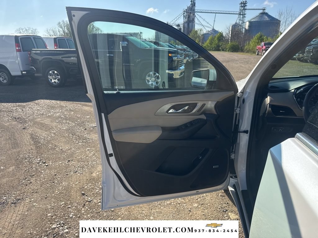Used 2023 Chevrolet Traverse Premier AWD/4WD image 12