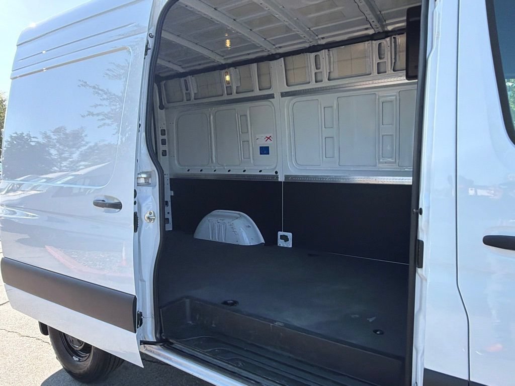 Used 2025 Mercedes-Benz Sprinter 2500 image 18