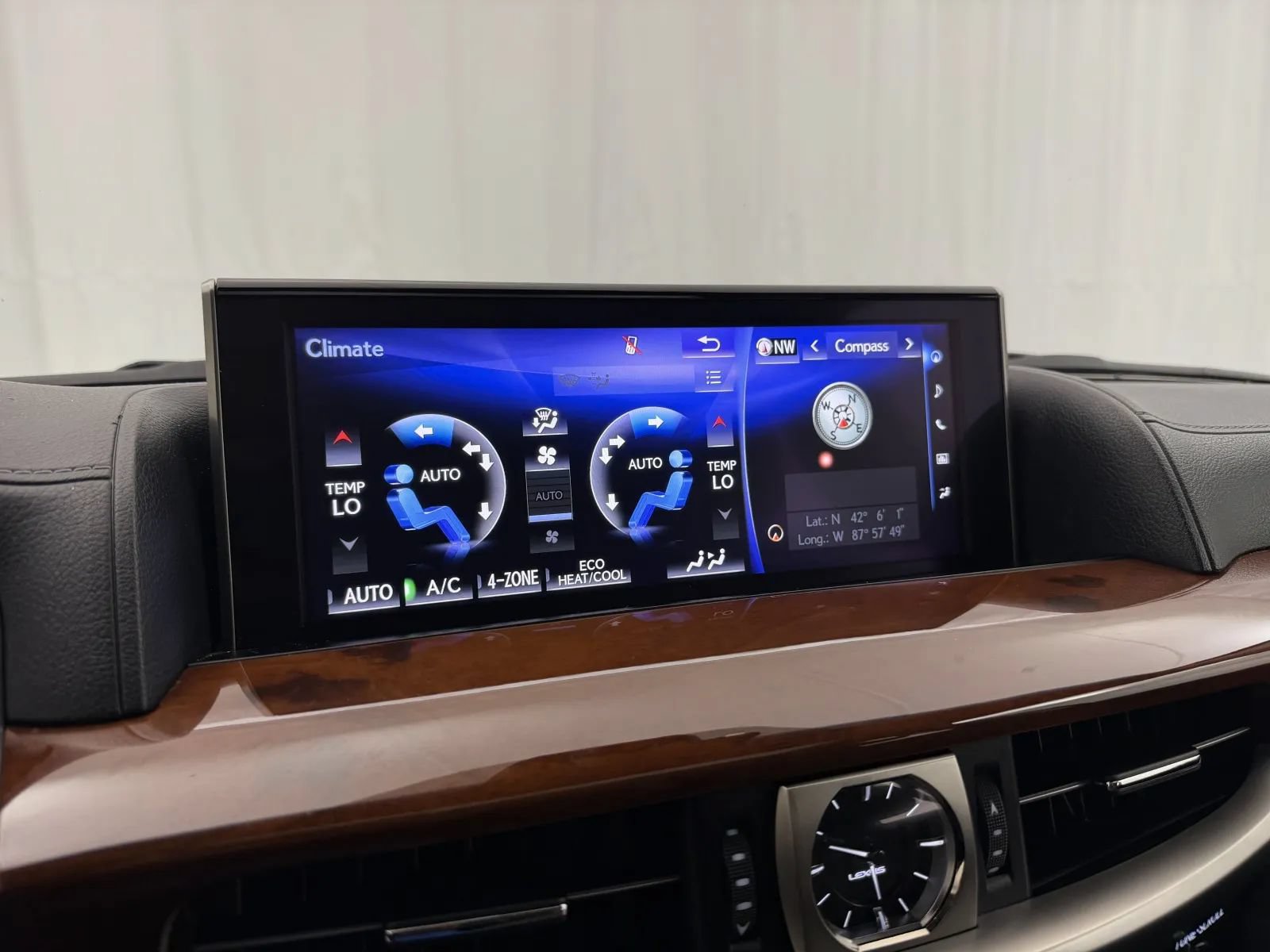 Used 2016 Lexus LX 570 4WD w/ Luxury Package image 20