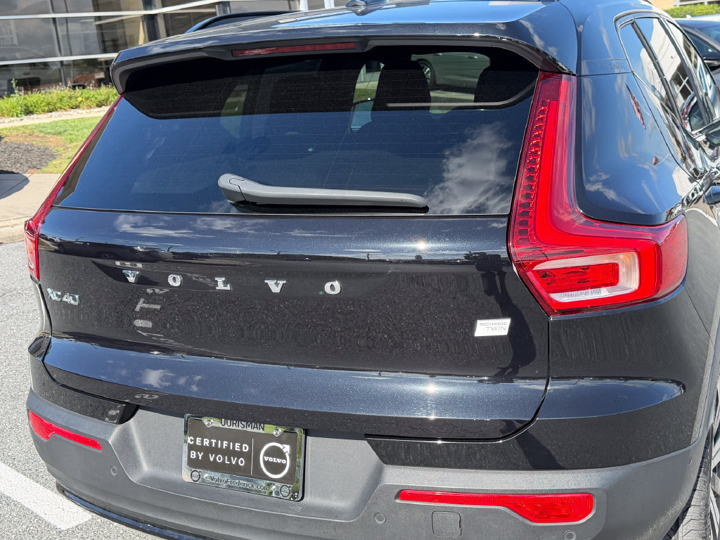 Certified 2023 Volvo XC40 Recharge Plus AWD/4WD image 12
