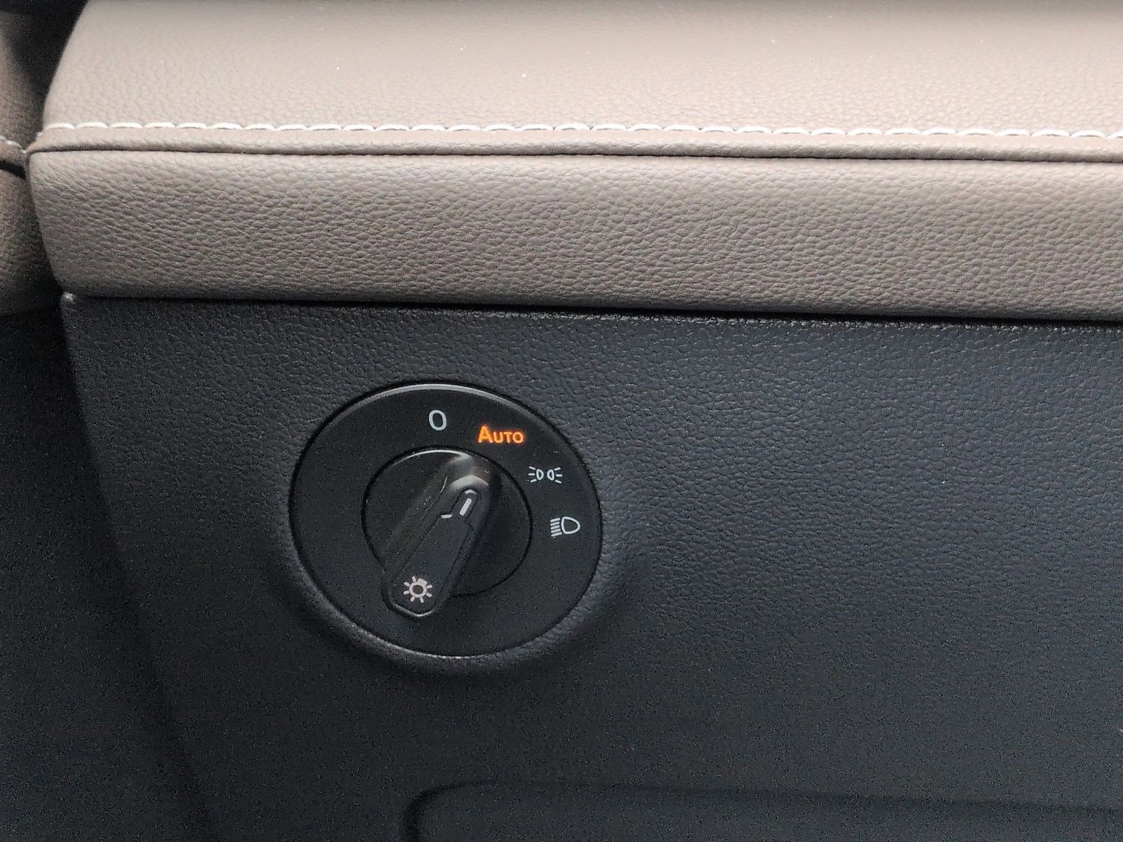 Used 2022 Volkswagen Taos SEL image 22