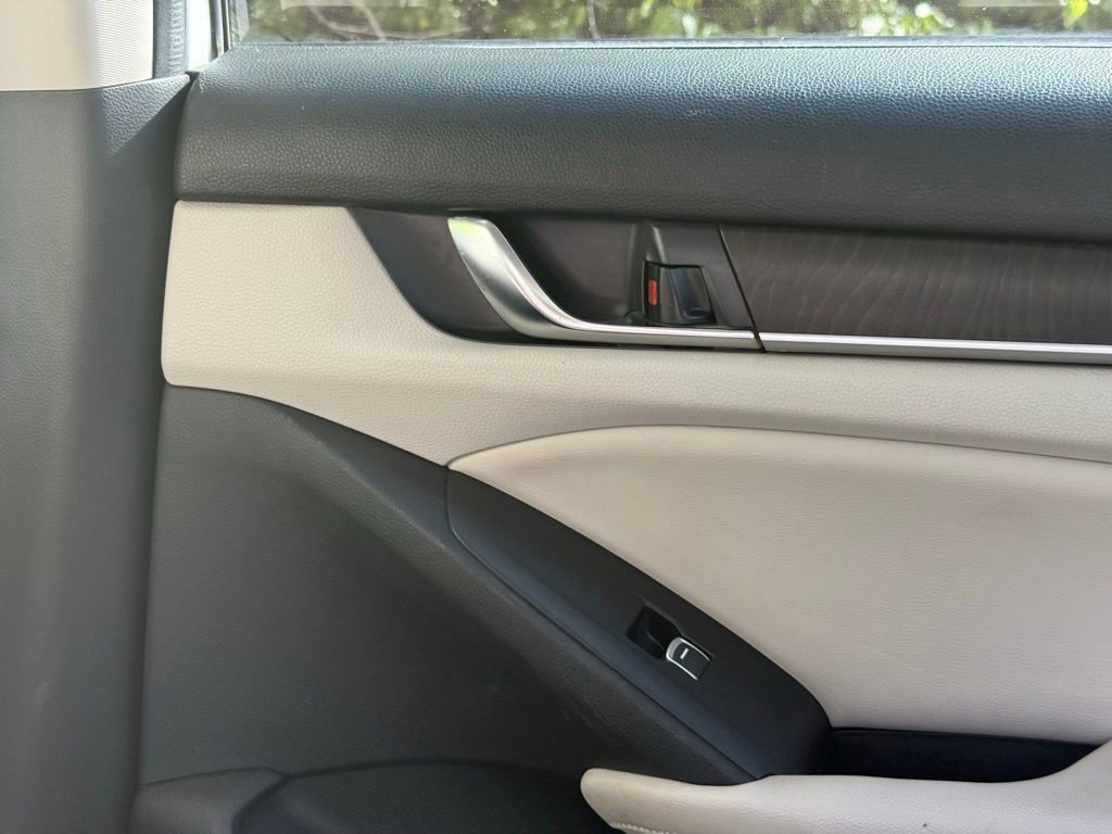 Used 2018 Honda Accord EX-L image 34