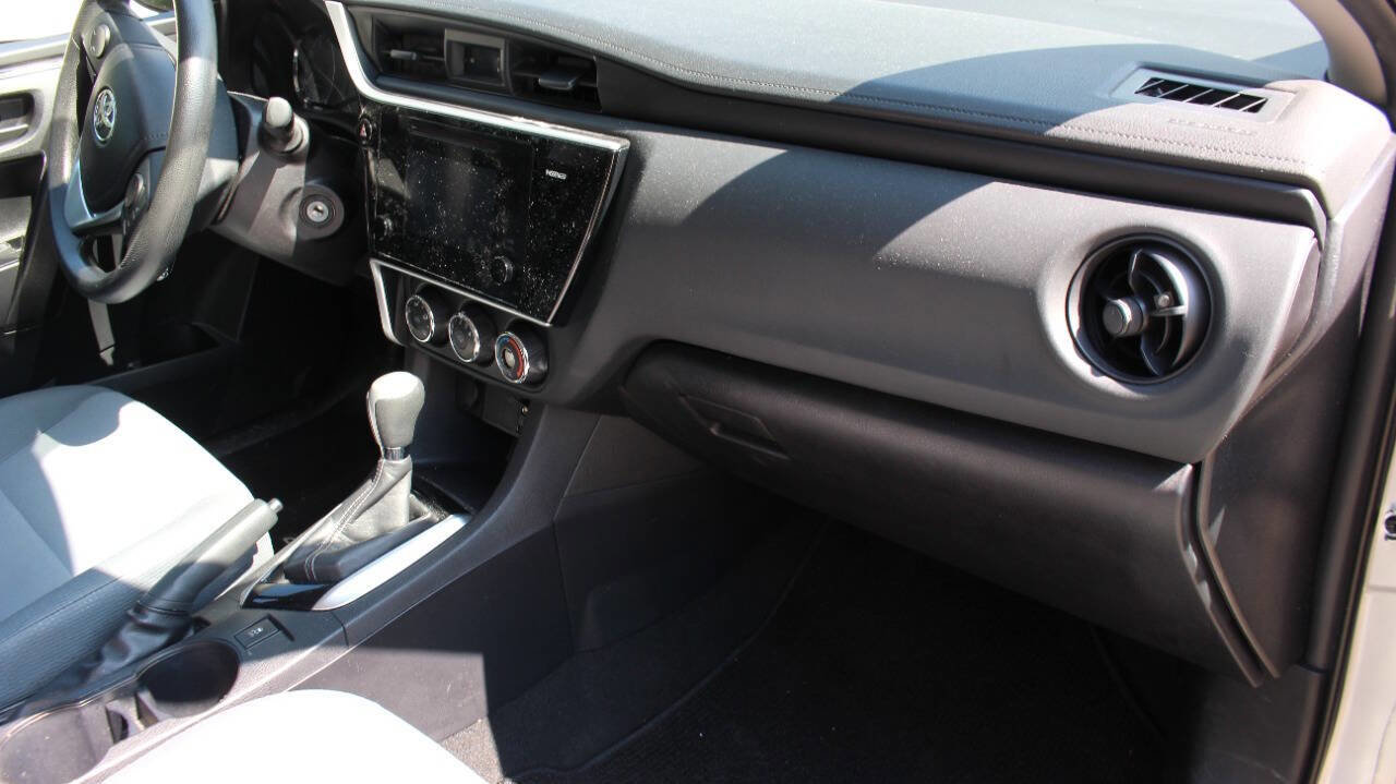Used 2017 Toyota Corolla L image 19