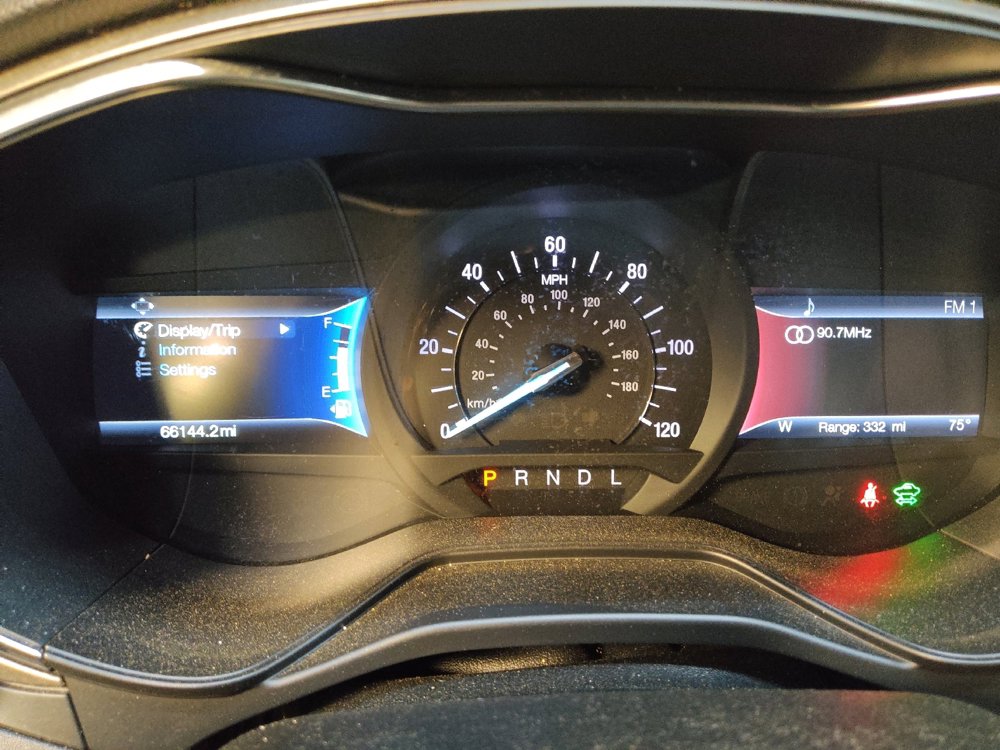 Used 2020 Ford Fusion SE image 23