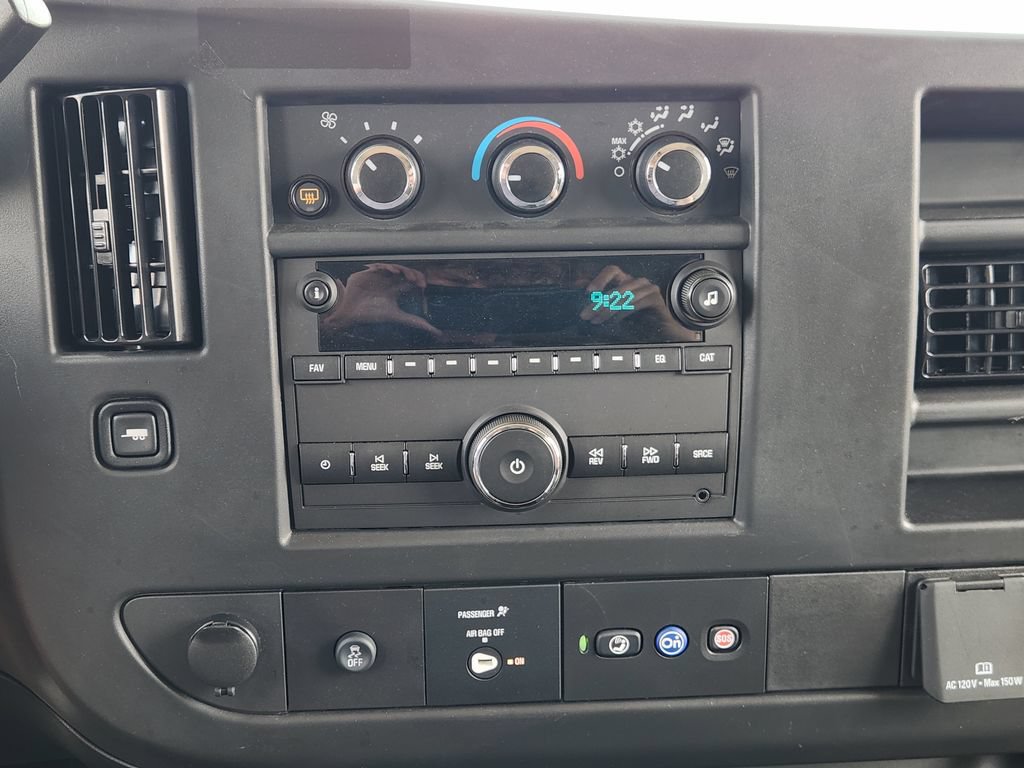 Used 2025 Chevrolet Express 3500 LS RWD image 17