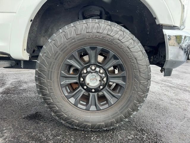 Used 2021 Ford F350 Lariat w/ Tremor Off-Road Package image 21