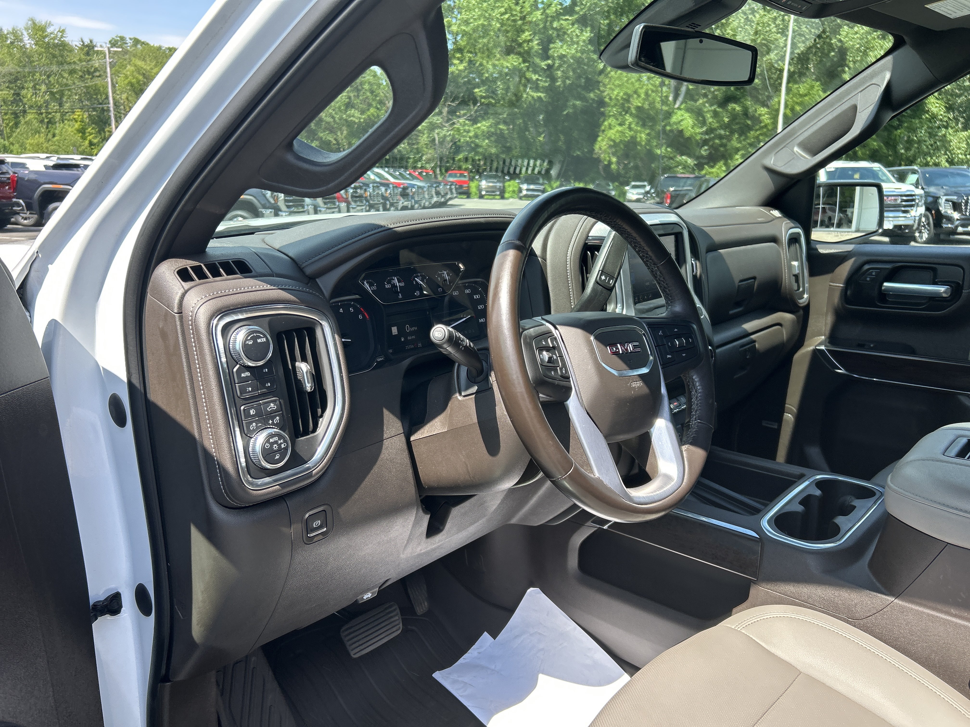 Used 2021 GMC Sierra 1500 SLT w/ SLT Premium Plus Package AWD/4WD image 18
