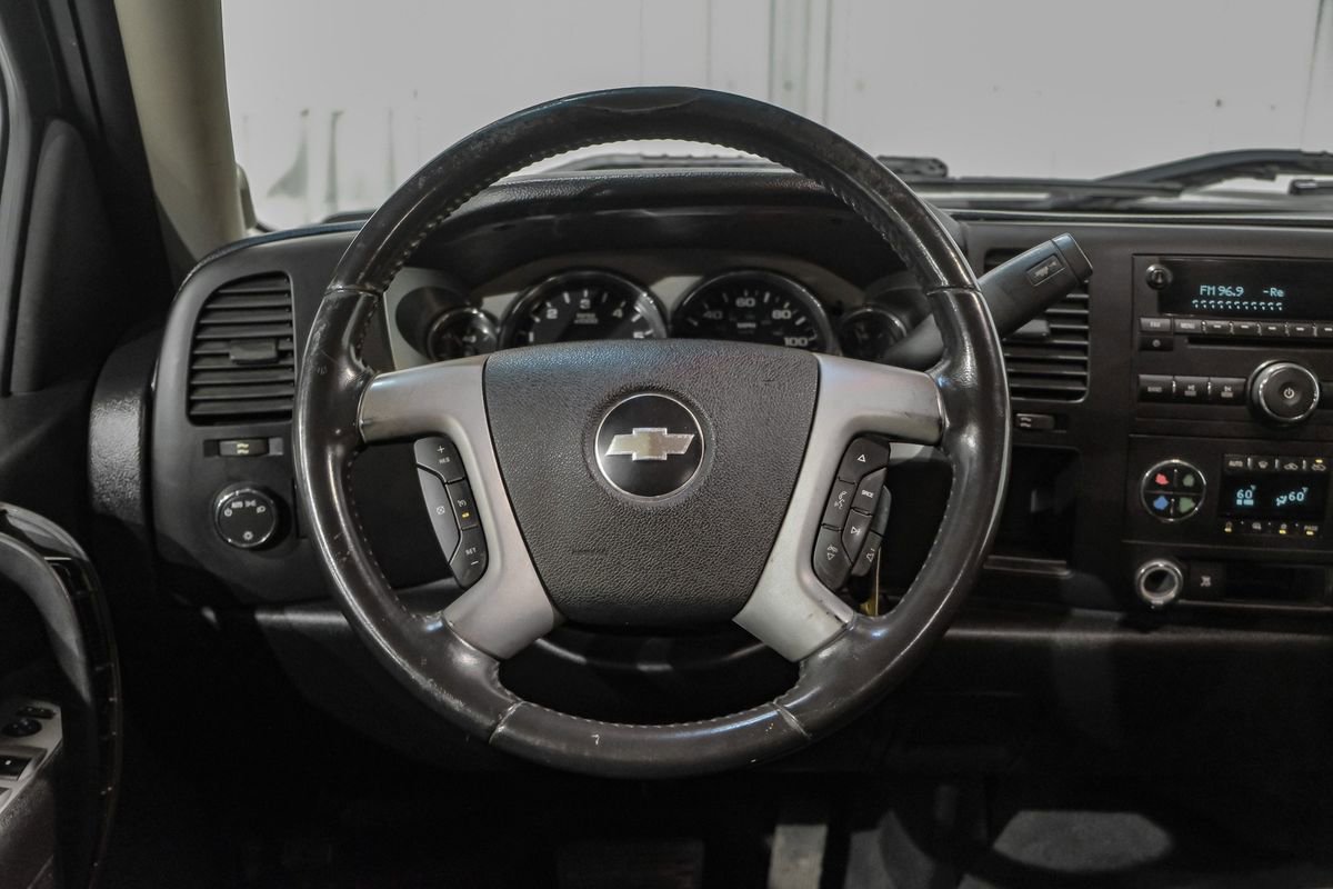 Used 2010 Chevrolet Silverado 1500 LT w/ Regional Value Package image 15