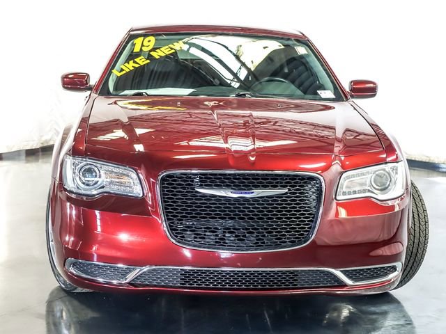 Used 2019 Chrysler 300 Touring w/ Quick Order Package 2EF image 7