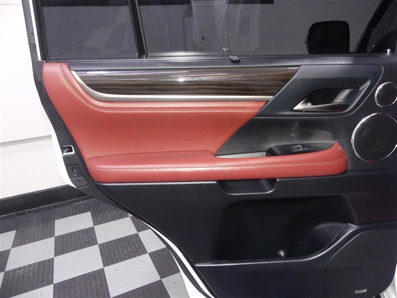 Used 2016 Lexus LX 570 4WD image 25