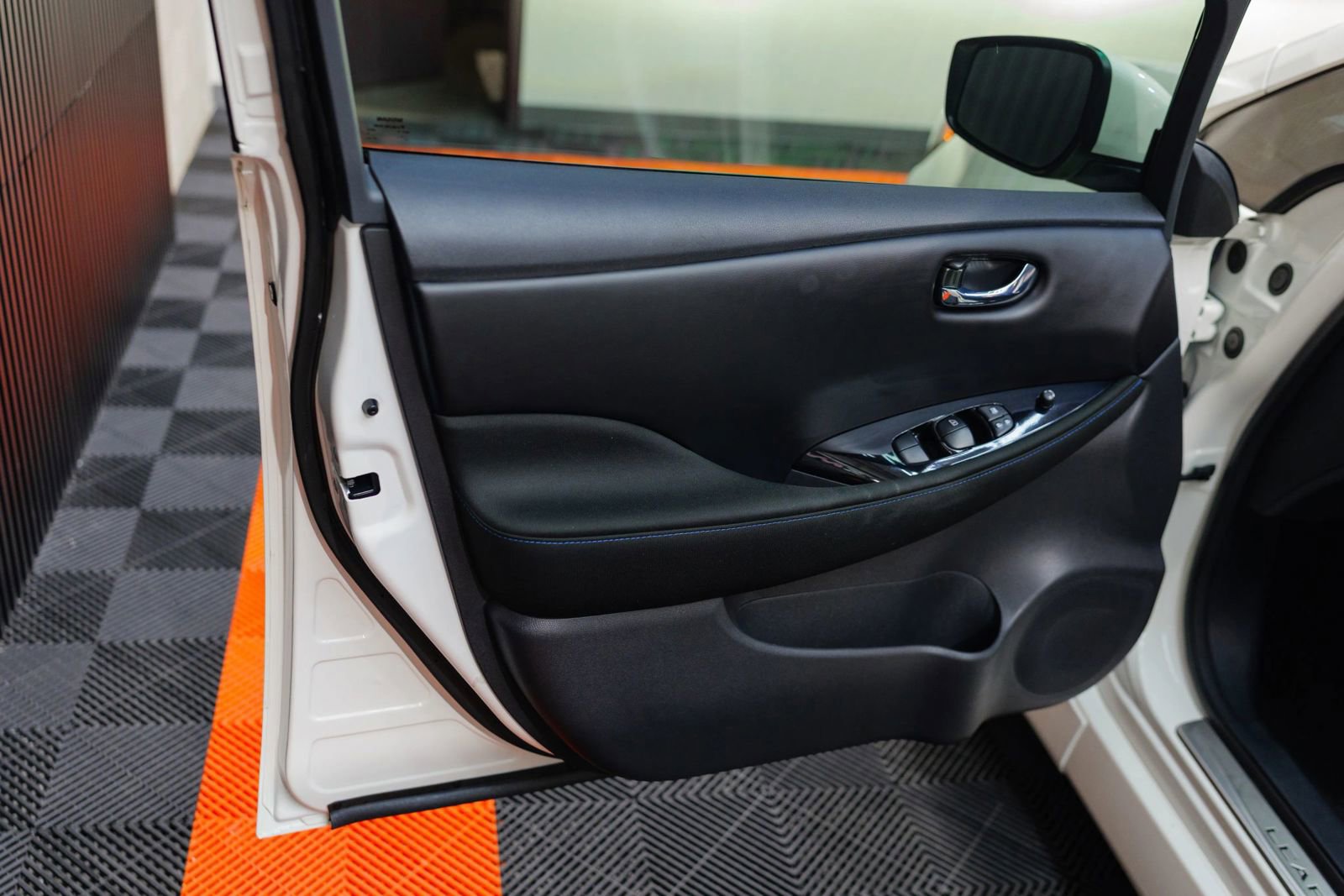 Used 2023 Nissan Leaf SV Plus image 18