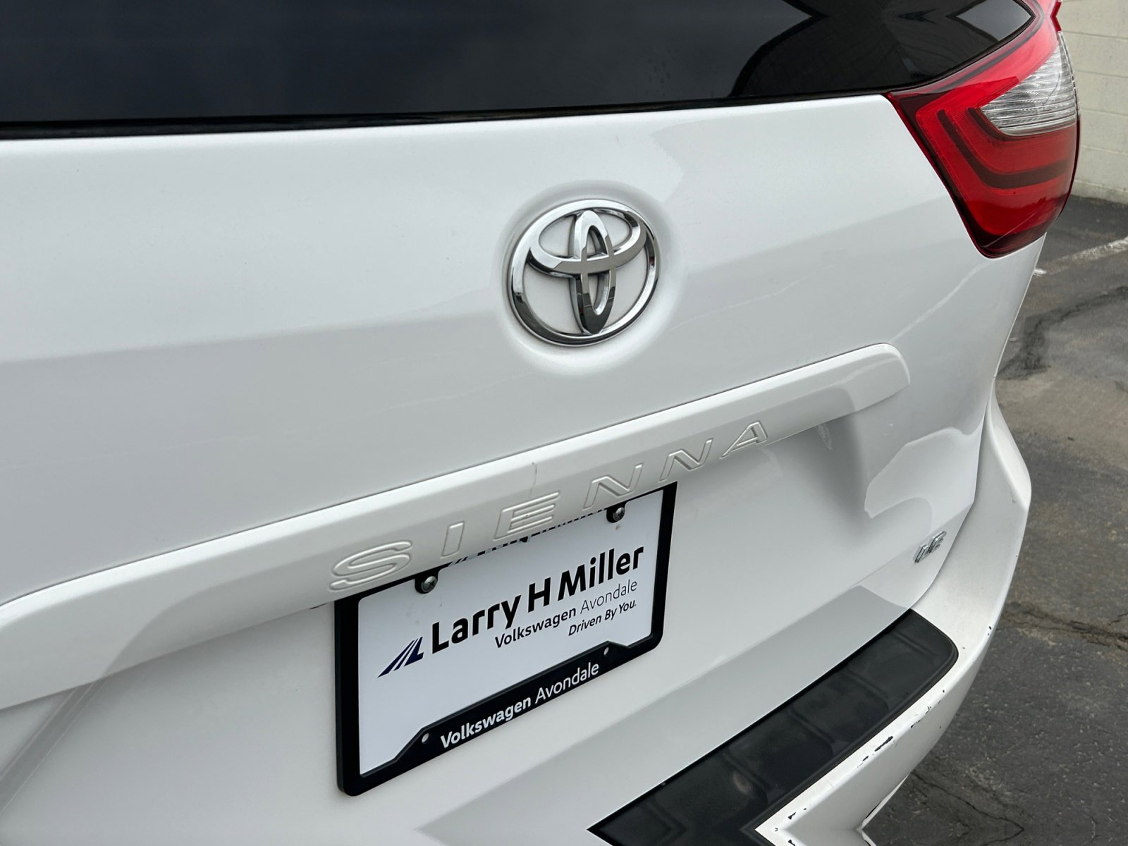 Used 2017 Toyota Sienna LE FWD image 23