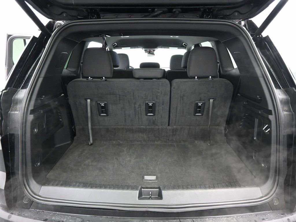 Used 2025 GMC Acadia Elevation image 22