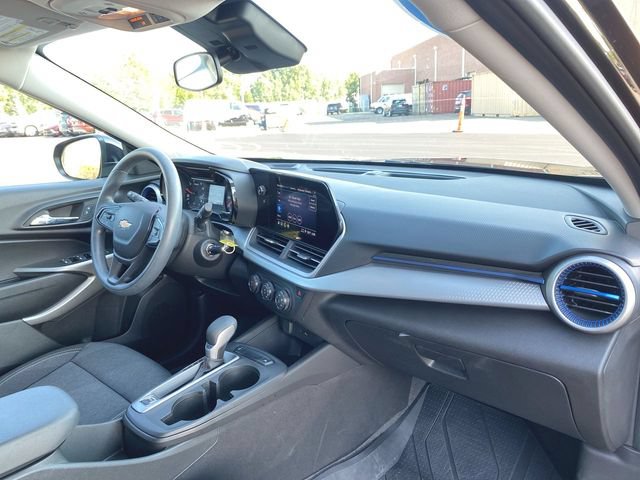 Used 2024 Chevrolet Trax LS w/ LS Convenience Package FWD image 25
