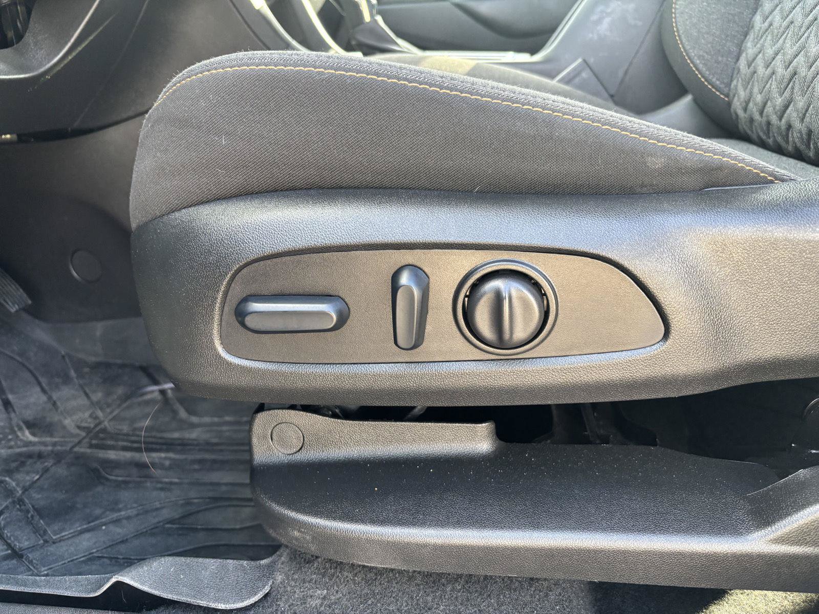 Used 2024 Chevrolet Equinox LT w/ LPO, Floor Liner Package FWD image 13