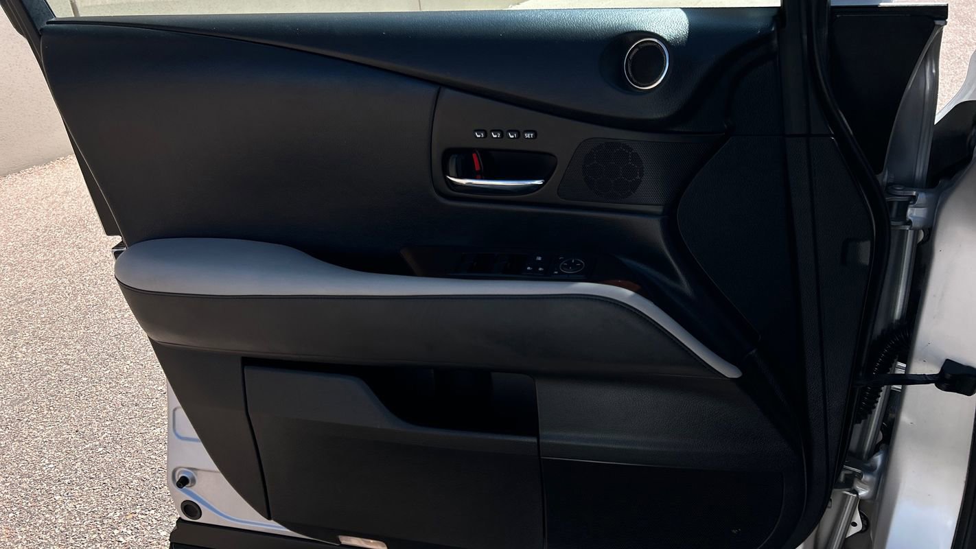 Used 2012 Lexus RX 450h AWD w/ Premium Pkg image 24