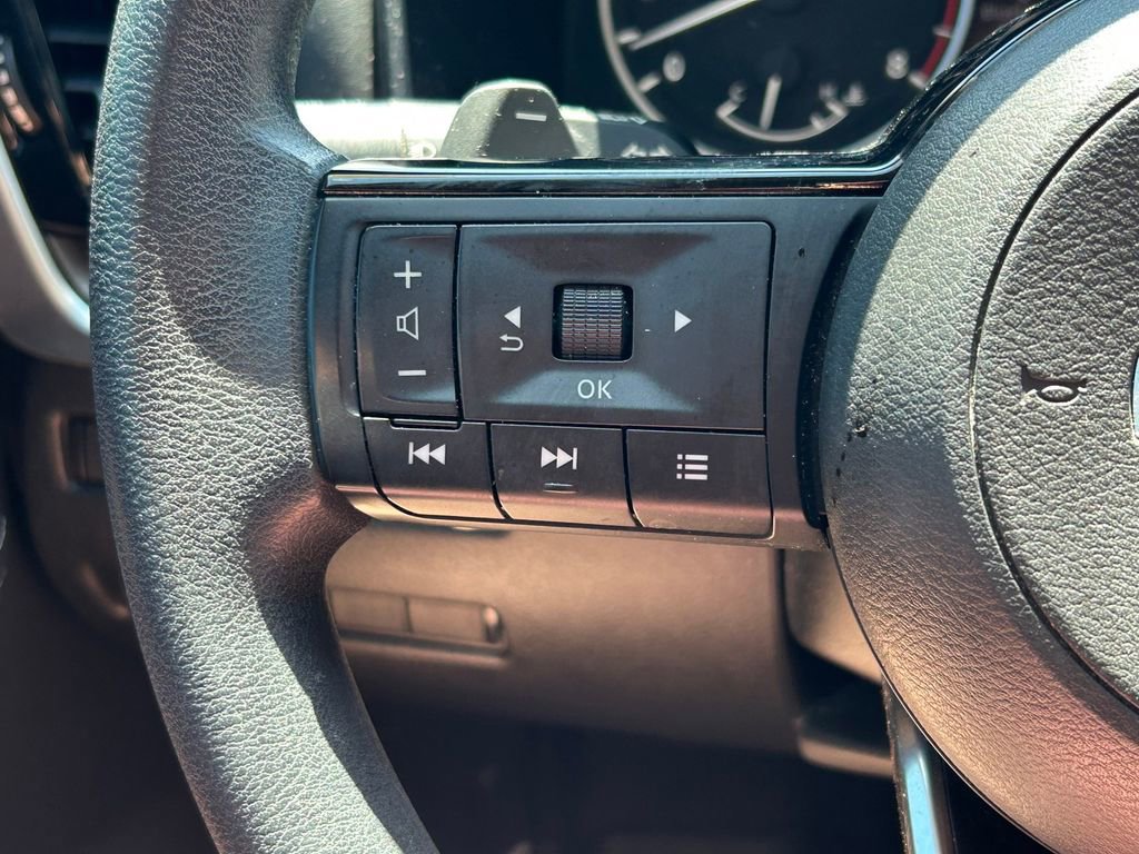 Used 2021 Nissan Rogue SV FWD image 31