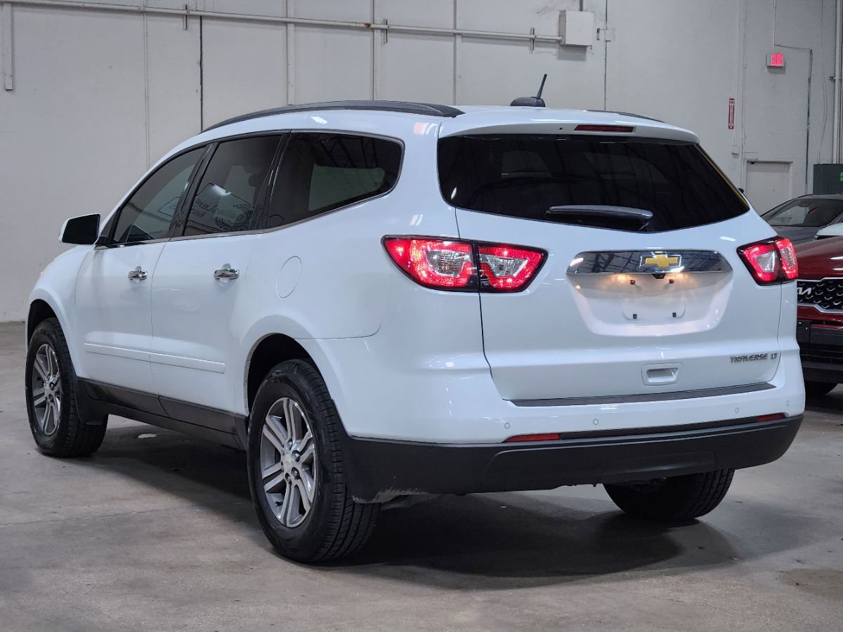 Used 2017 Chevrolet Traverse LT image 11