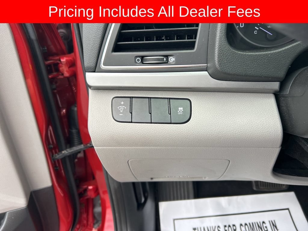 Used 2017 Hyundai Elantra SE FWD image 6