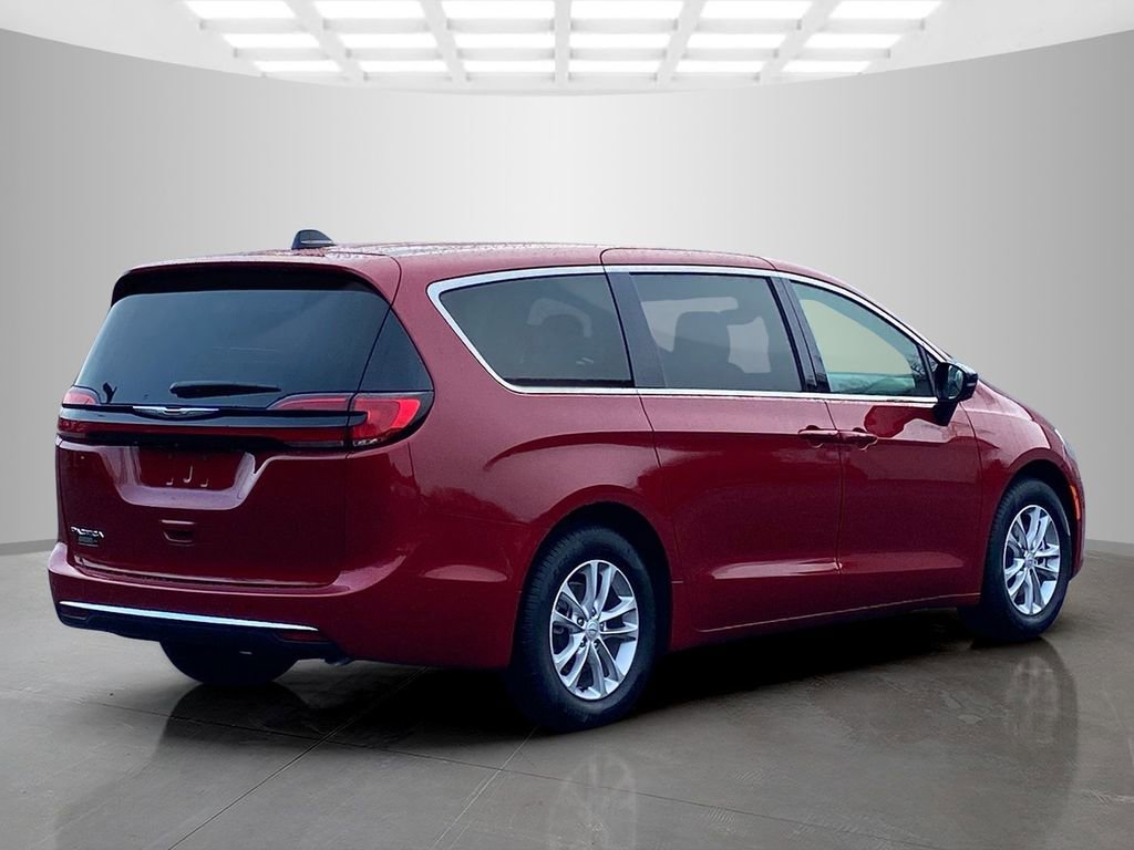 New 2026 Chrysler Pacifica Select image 7