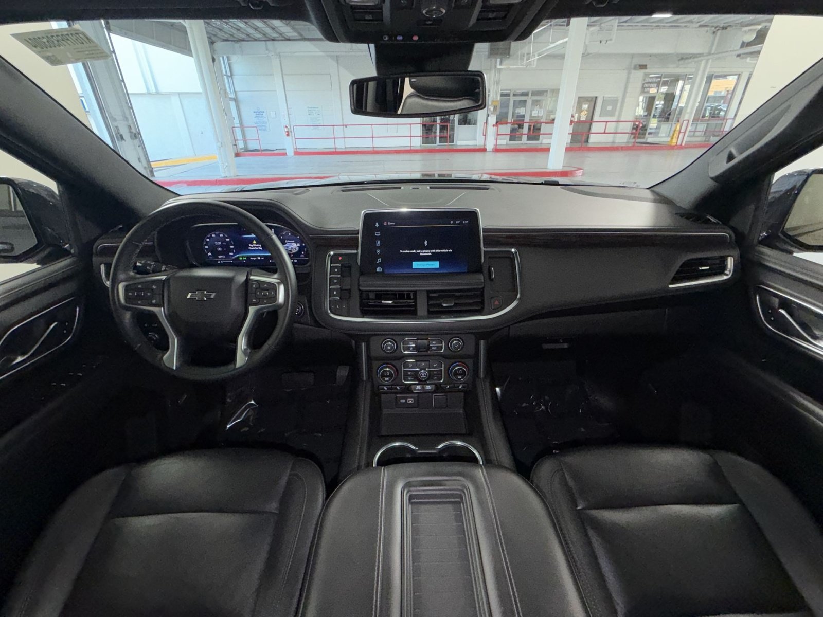 Used 2023 Chevrolet Tahoe Z71 w/ Luxury Package AWD/4WD image 23