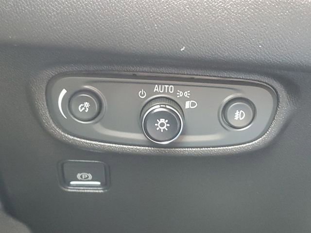 Used 2023 GMC Terrain AT4 image 10