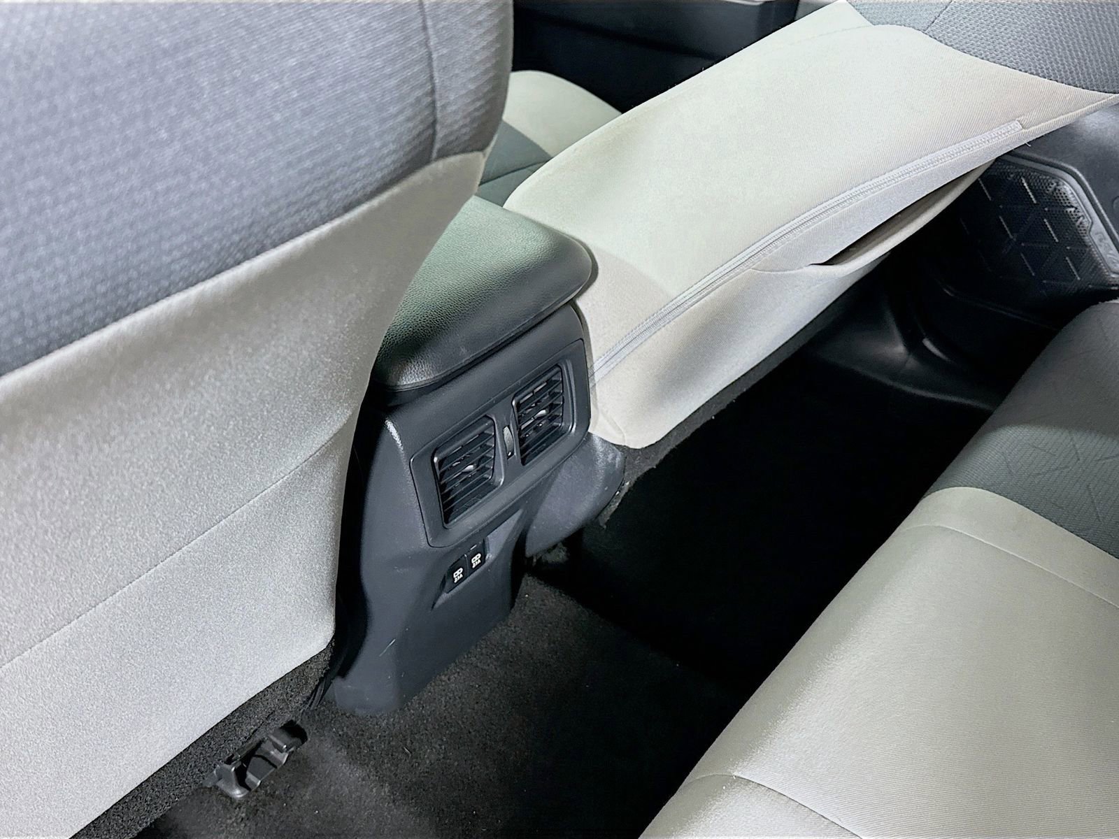 Used 2019 Toyota RAV4 XLE AWD/4WD image 22